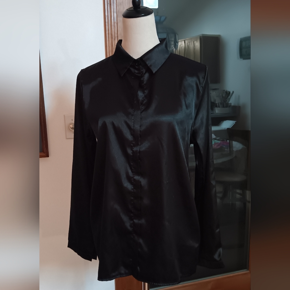 KFAB Designs Black Satin Faux Button Long Sleeve Blouse NWOT Medium Luxury - Picture 2 of 9